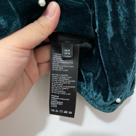 Used only once URBAN OUTFITTERS Velvet Crop top with pearl detail - Picture 7 of 8